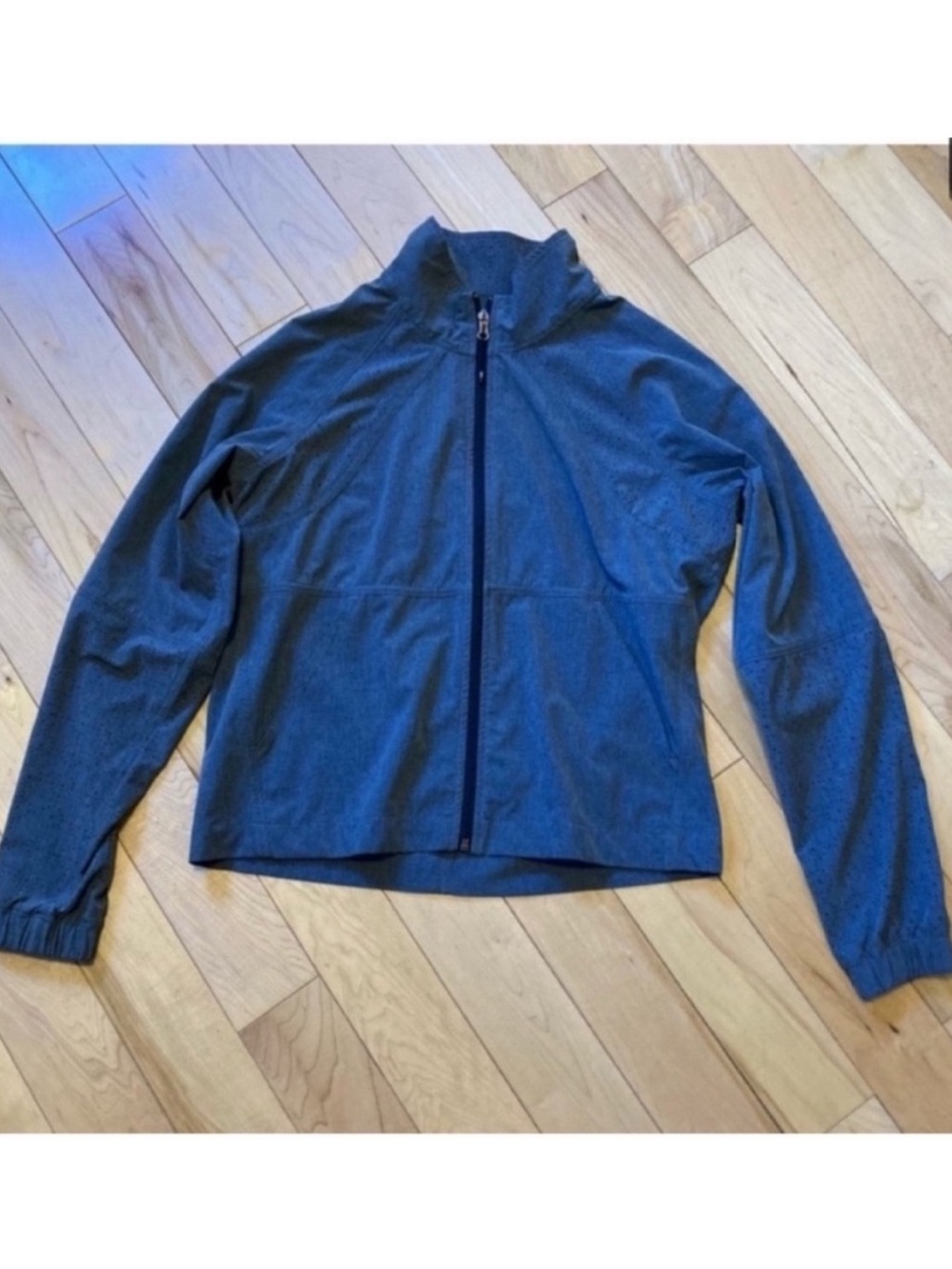 Calia by Carrie Underwood gray lightweight perforated pattern jacket medium